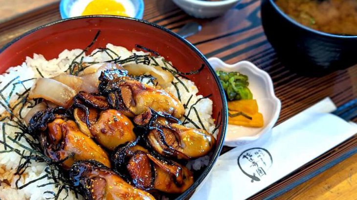 【浜松のご当地グルメ】レイクビューで食べる、舘山寺園「牡蠣カバ丼」