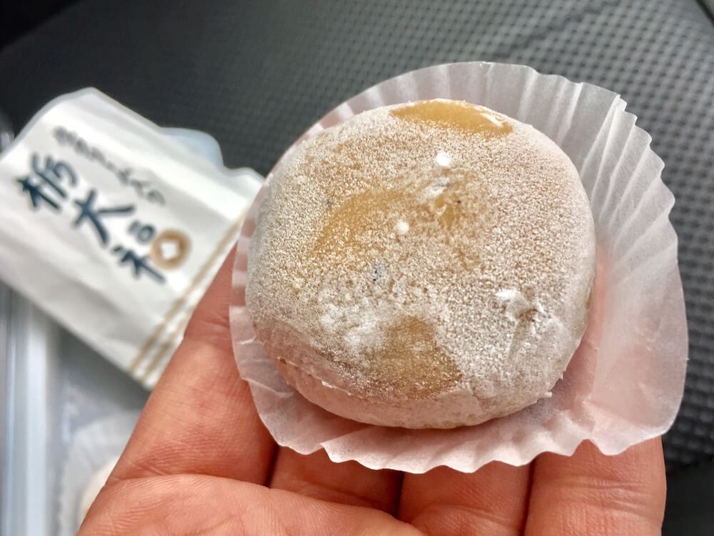 小松屋製菓の「生クリーム入り栃大福」の画像